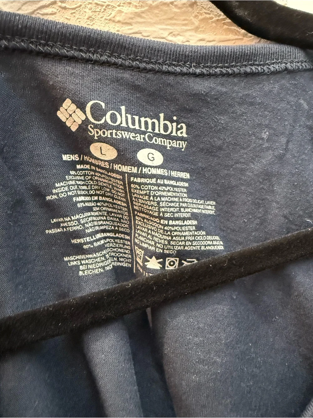 Women’s Columbia Navy Tank with Orange and Yellow Mountain Graphic - Picture 4 of 4